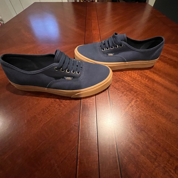 Men’s Classic Vans - Picture 11 of 13
